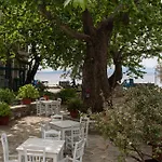 Karavia Lux 3* Afissos
