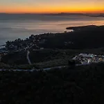 Hotel de apartamente Karavia Lux 3*
