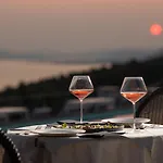 Karavia Lux Afissos
