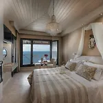 Karavia Lux Afissos