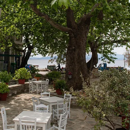 Karavia Lux 3* Áfissos