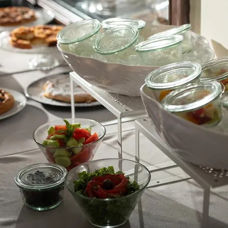 Karavia Lux מלון דירות