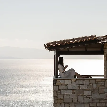 מלון דירות Karavia Lux