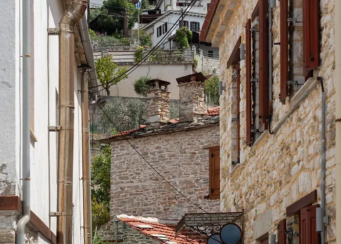 Karavia Lux מלון דירות אפיסוס