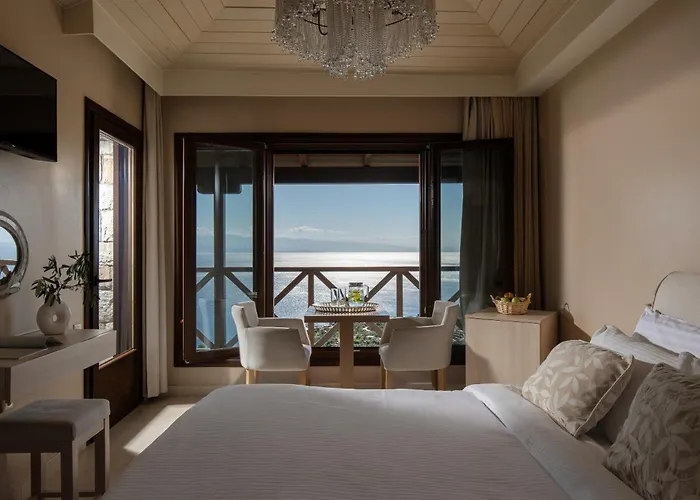 Karavia Lux אפיסוס