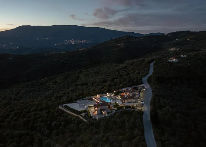 Karavia Lux מלון דירות