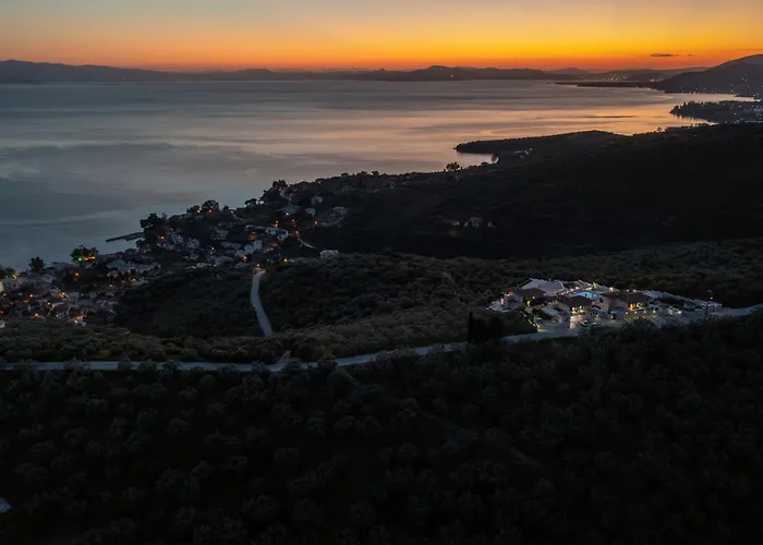 מלון דירות Karavia Lux 3*