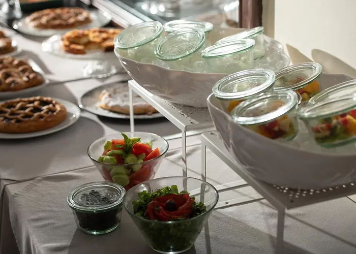 Karavia Lux מלון דירות