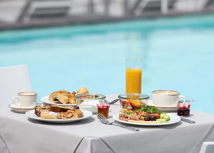 Karavia Lux מלון דירות אפיסוס