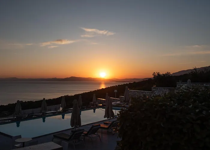 מלון דירות Karavia Lux