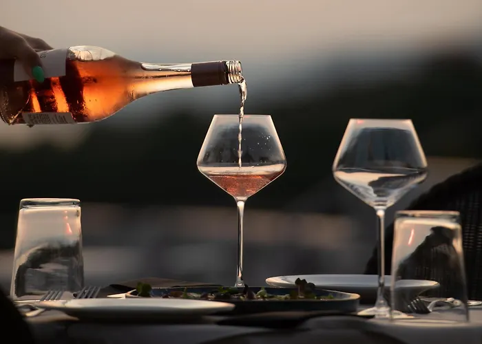 Karavia Lux מלון דירות