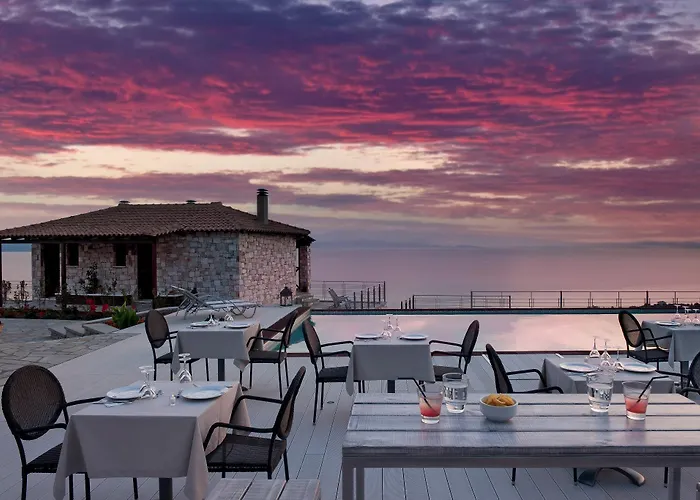 מלון דירות Karavia Lux 3*