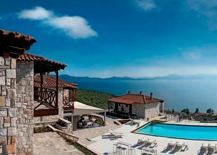 Karavia Lux מלון דירות אפיסוס